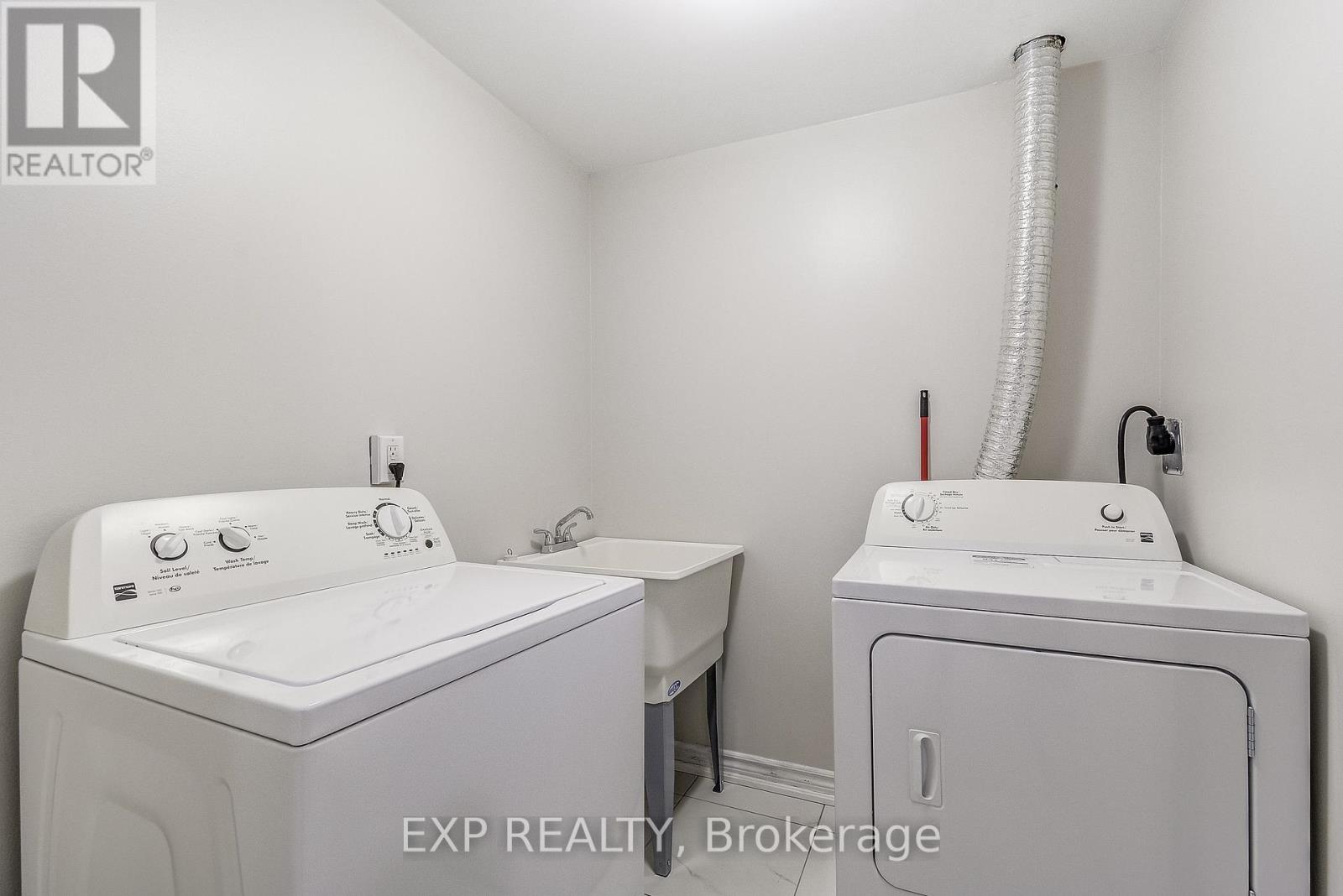 Photo 44 of 6 11 Court Street N, Milton ON