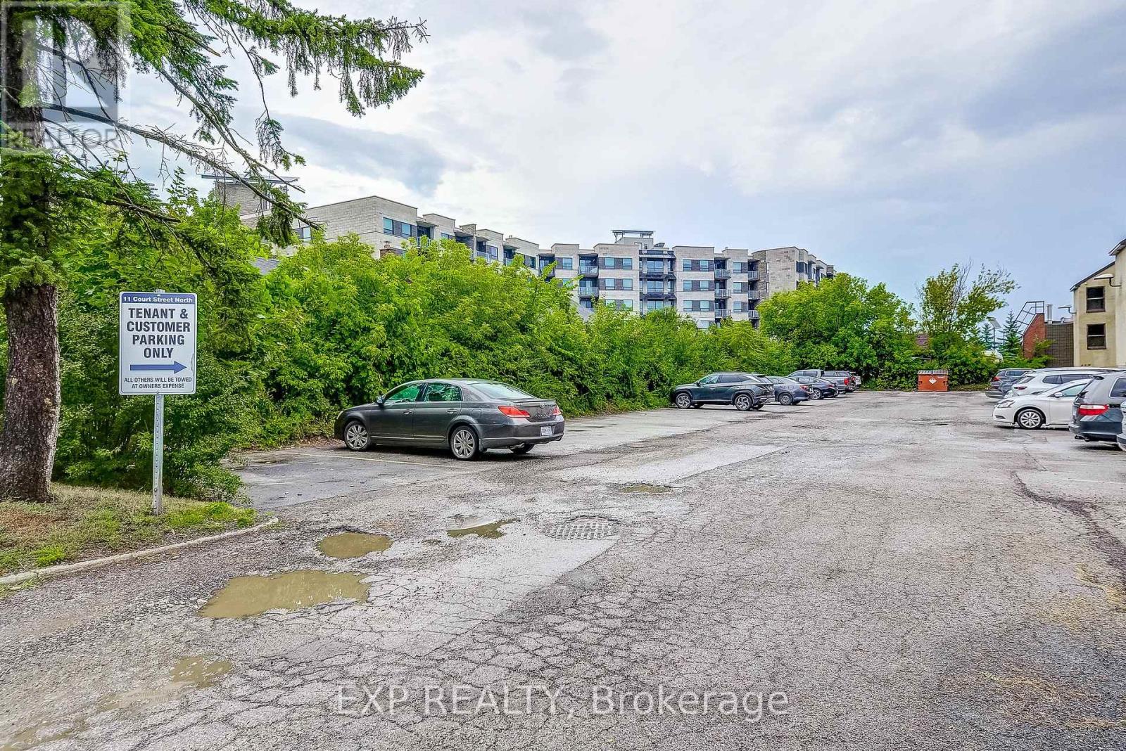 Photo 48 of 6 11 Court Street N, Milton ON