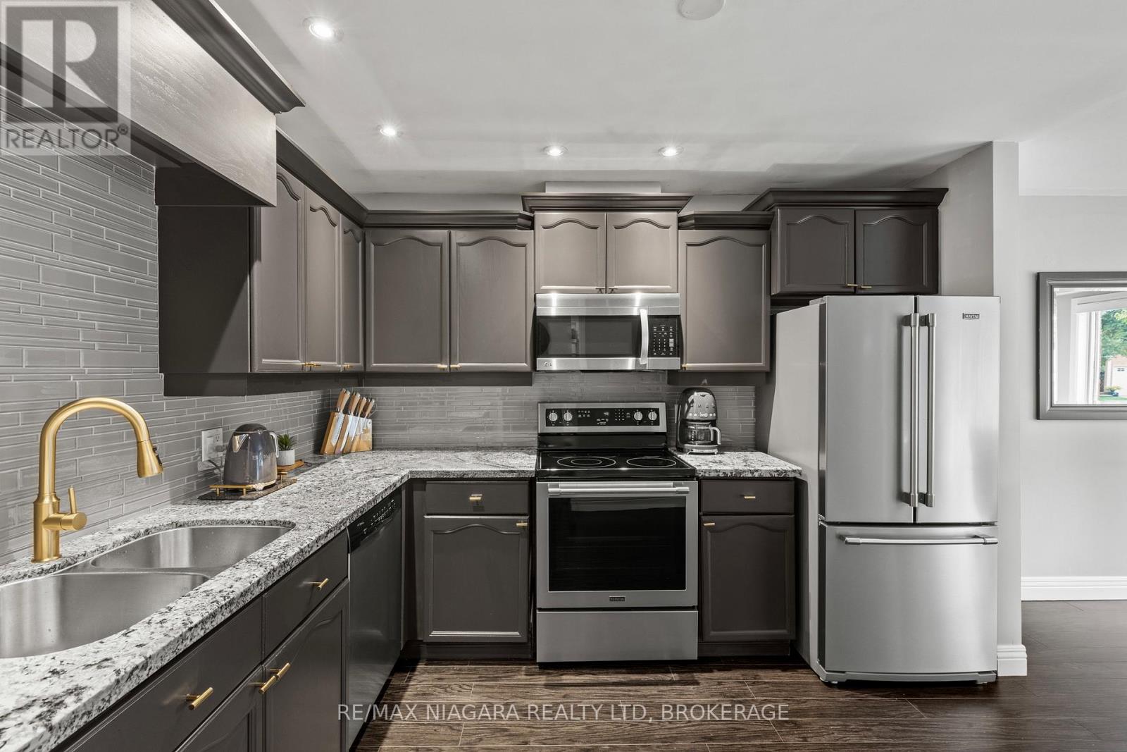 Photo 12 of 28 275 Pelham Road, St Catharines ON