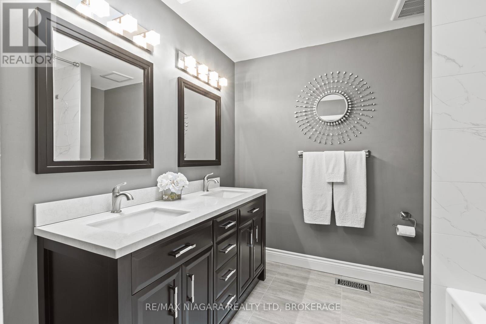 Photo 20 of 28 275 Pelham Road, St Catharines ON
