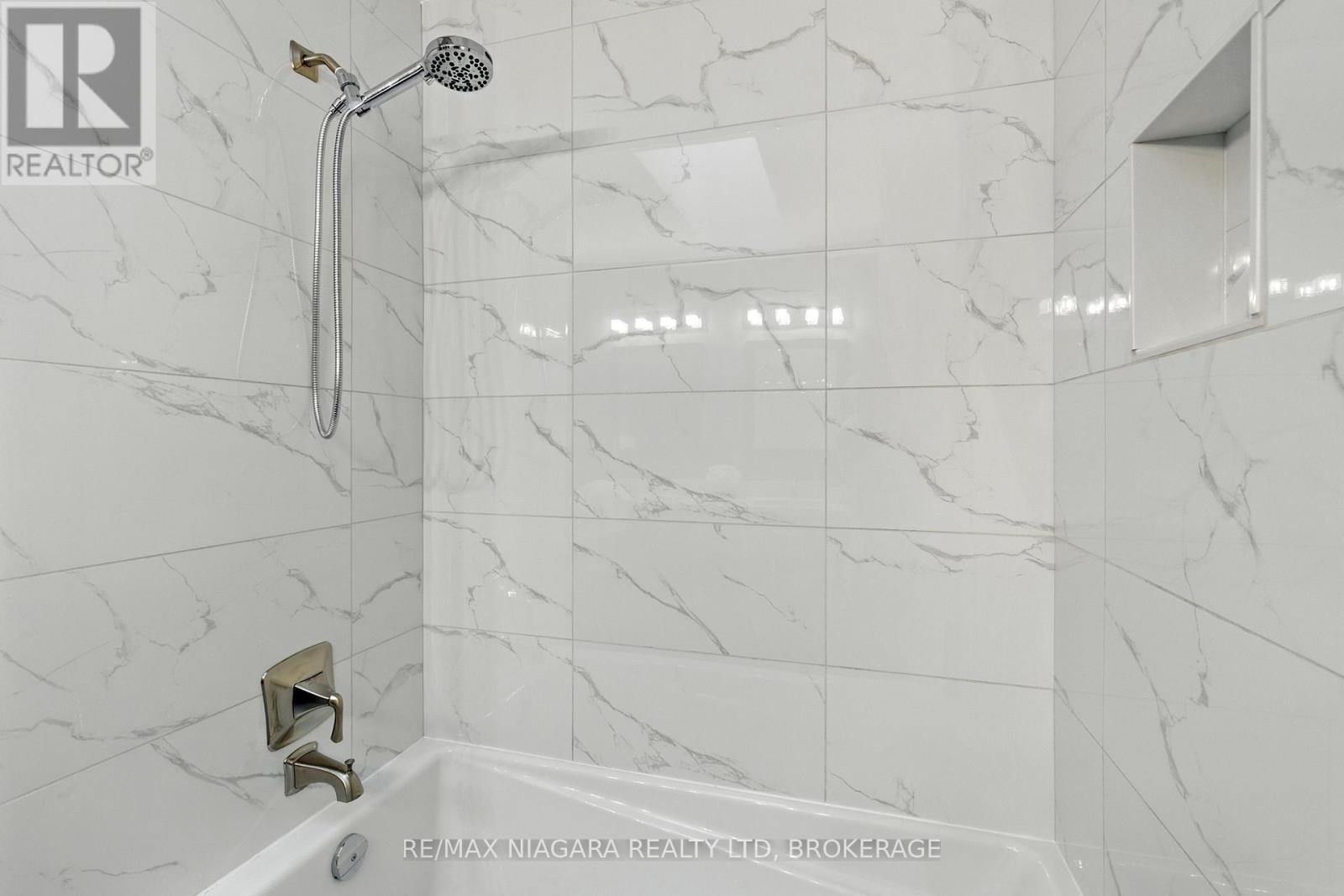 Photo 22 of 28 275 Pelham Road, St Catharines ON