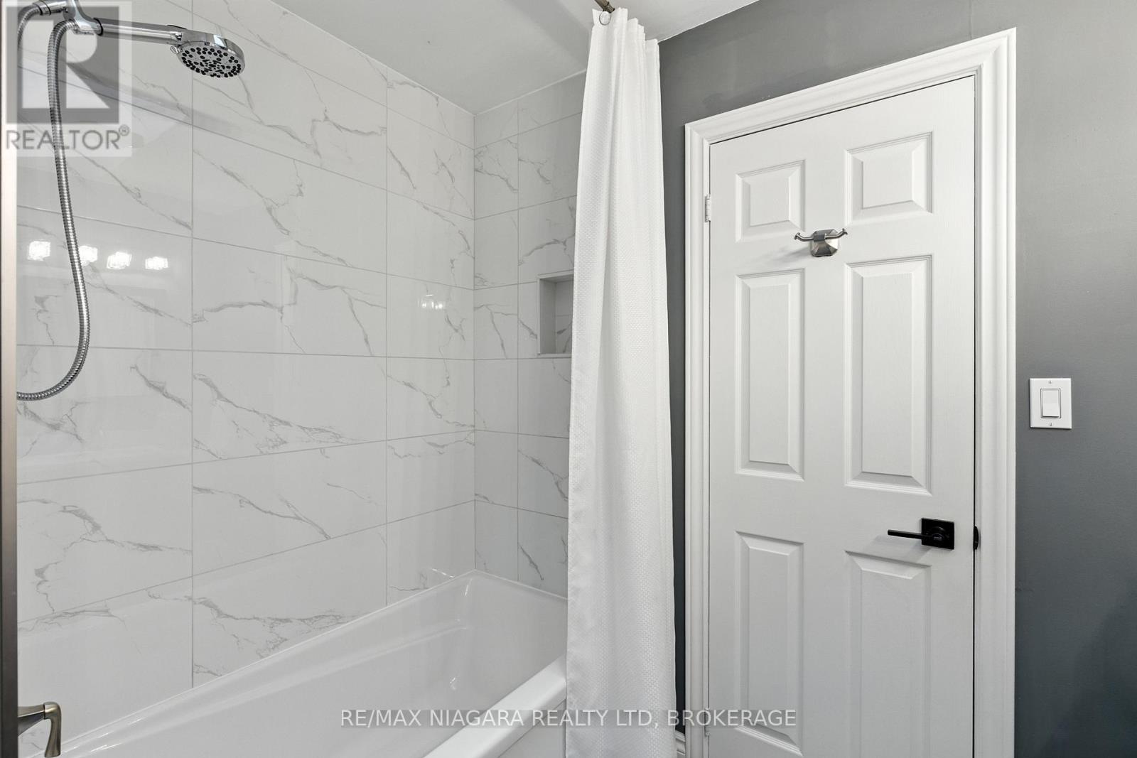Photo 23 of 28 275 Pelham Road, St Catharines ON