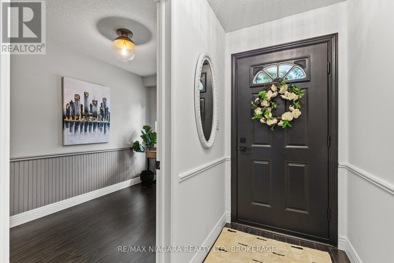 Photo 5 of 28 275 Pelham Road, St Catharines ON