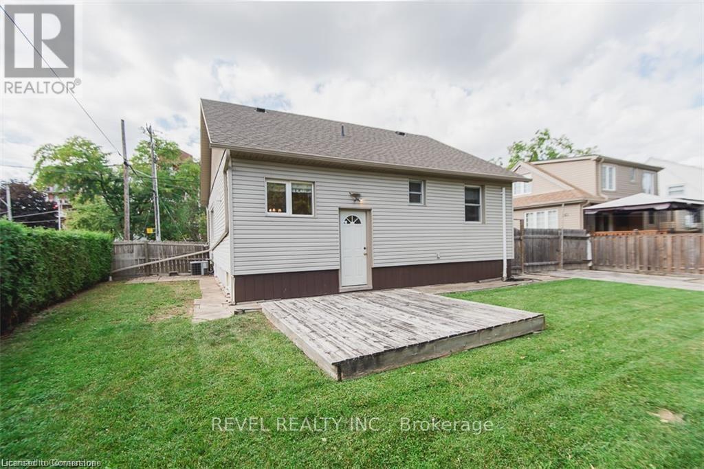 Photo 15 of 13 New Mountain Road, Hamilton ON
