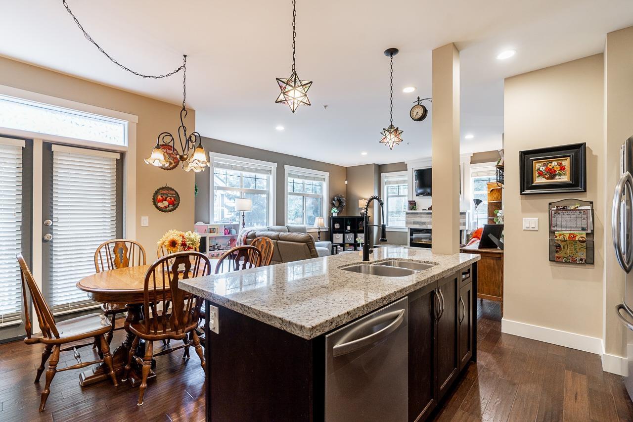 Photo 3 of 17 35298 Marshall Road, Abbotsford BC