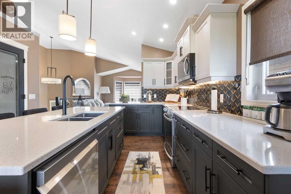 Photo 12 of 164 Hillcrest Boulevard, Strathmore AB