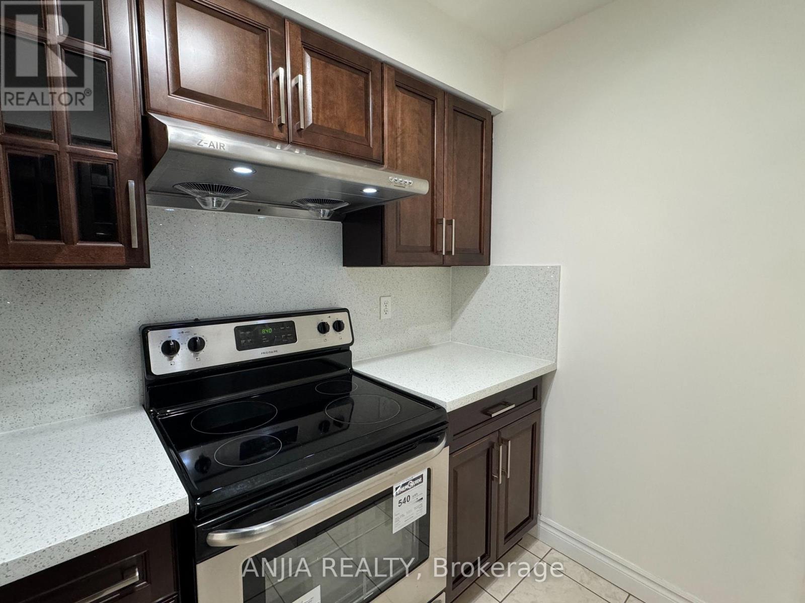 Photo 5 of 2001 3 Pemberton Avenue, Toronto ON