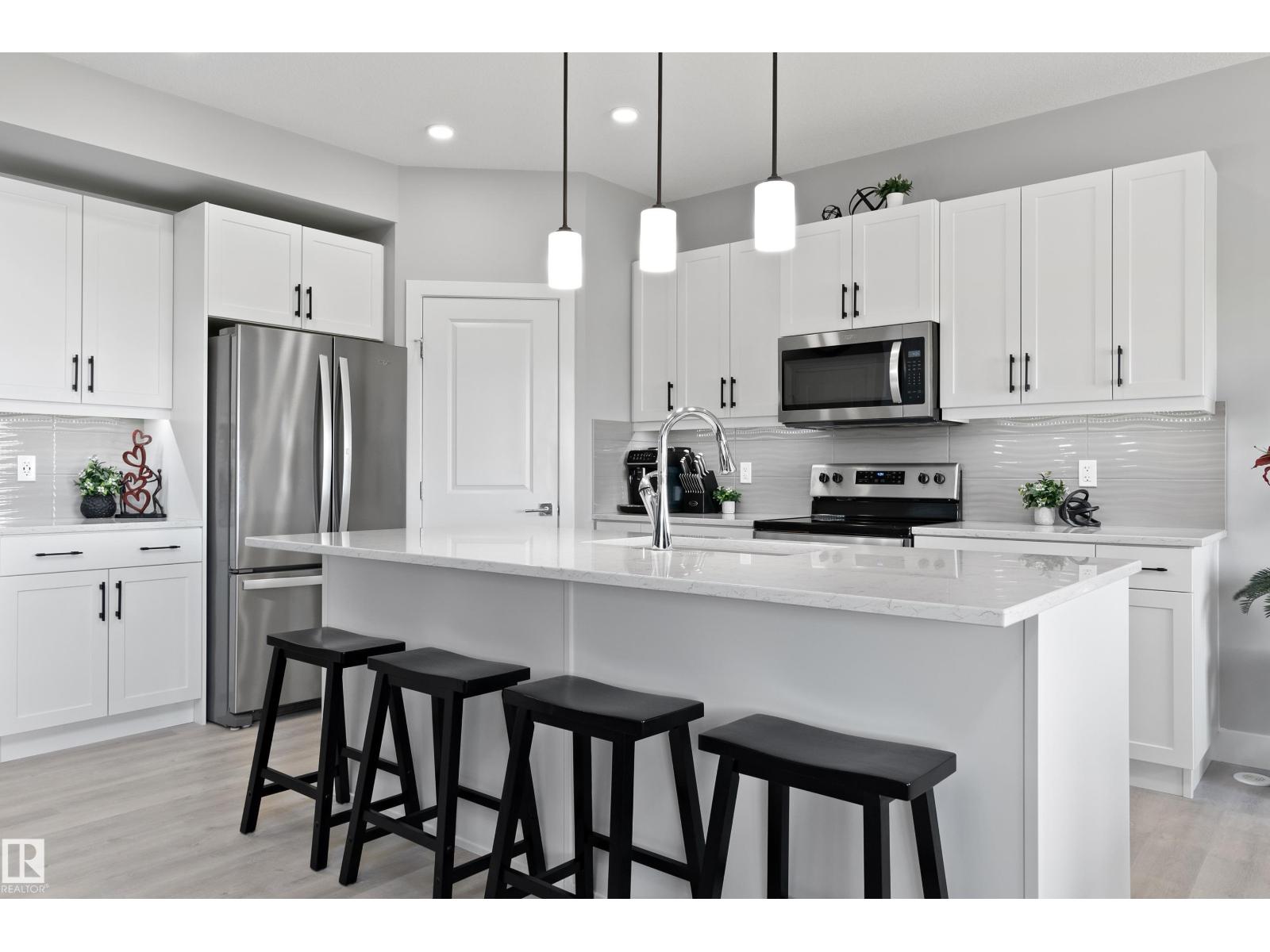 Photo 14 of 2654 Donaghey Cr Sw, Edmonton AB