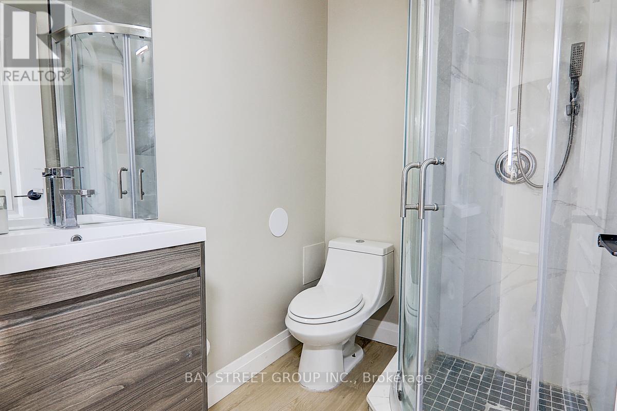 Photo 15 of 17 Newdawn Crescent, Toronto ON