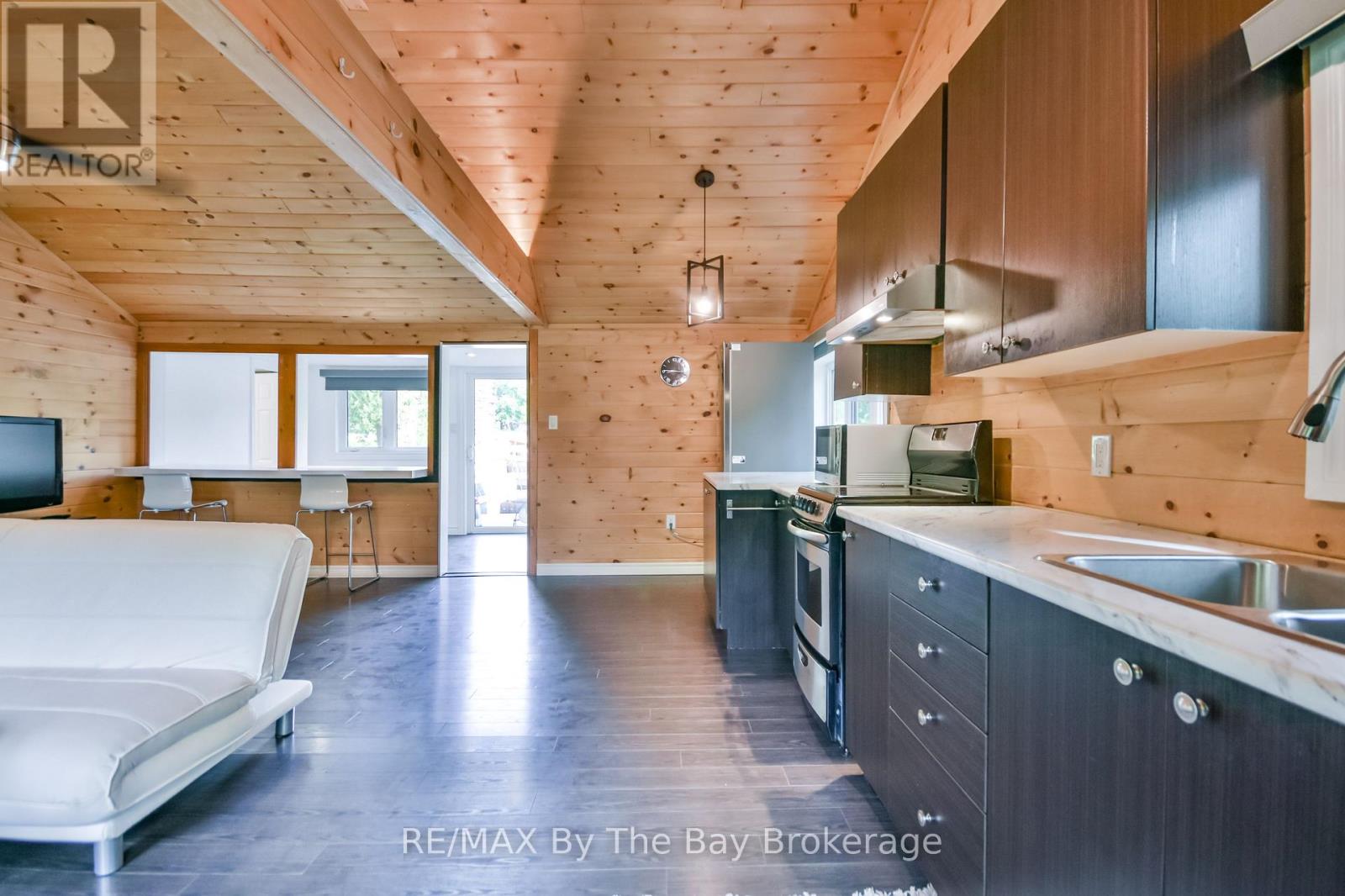 Photo 10 of 578 Oxbow Park Drive, Wasaga Beach ON