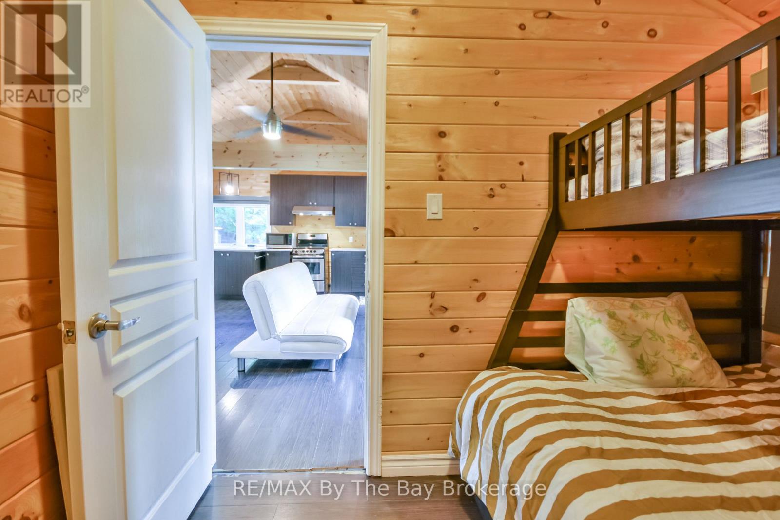 Photo 12 of 578 Oxbow Park Drive, Wasaga Beach ON