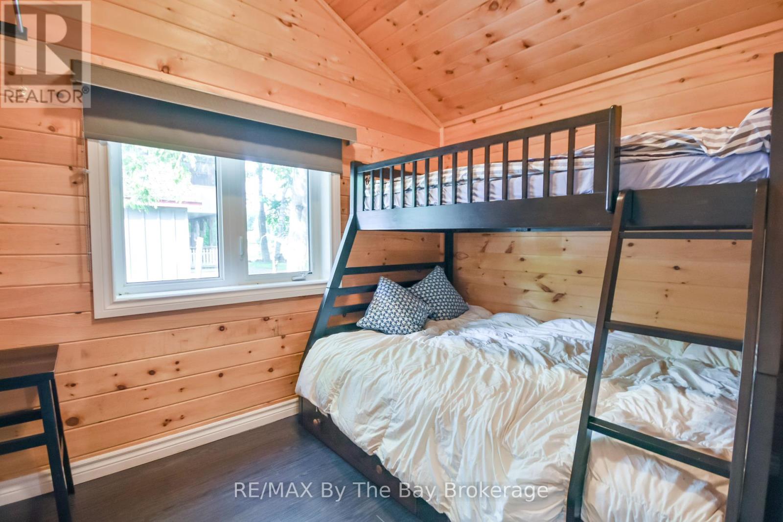 Photo 13 of 578 Oxbow Park Drive, Wasaga Beach ON