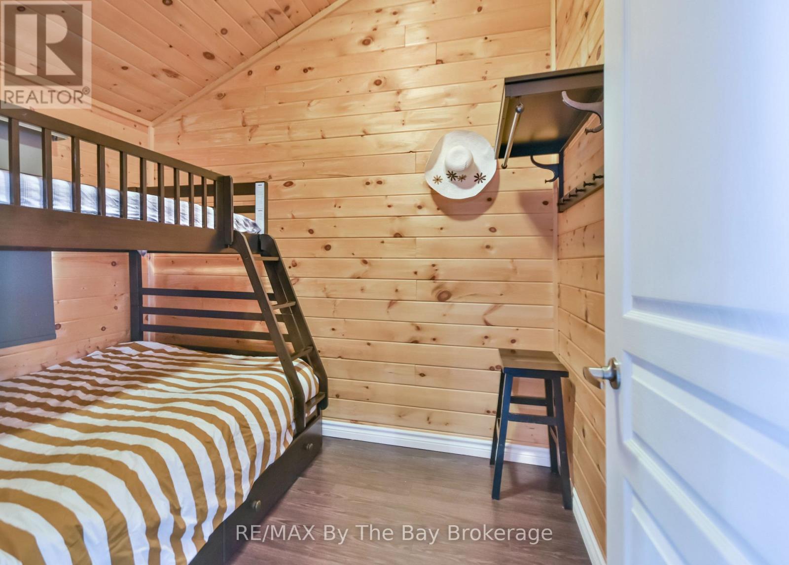 Photo 11 of 578 Oxbow Park Drive, Wasaga Beach ON