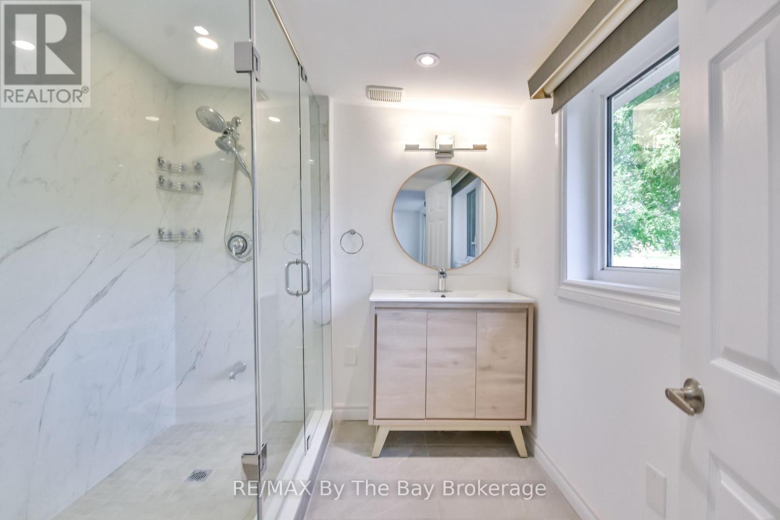 Photo 16 of 578 Oxbow Park Drive, Wasaga Beach ON