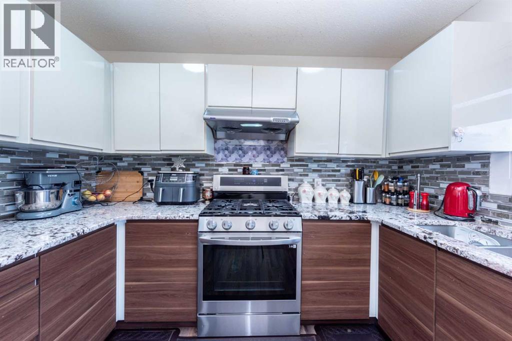 Photo 5 of 39 Tararidge Drive Ne, Calgary AB