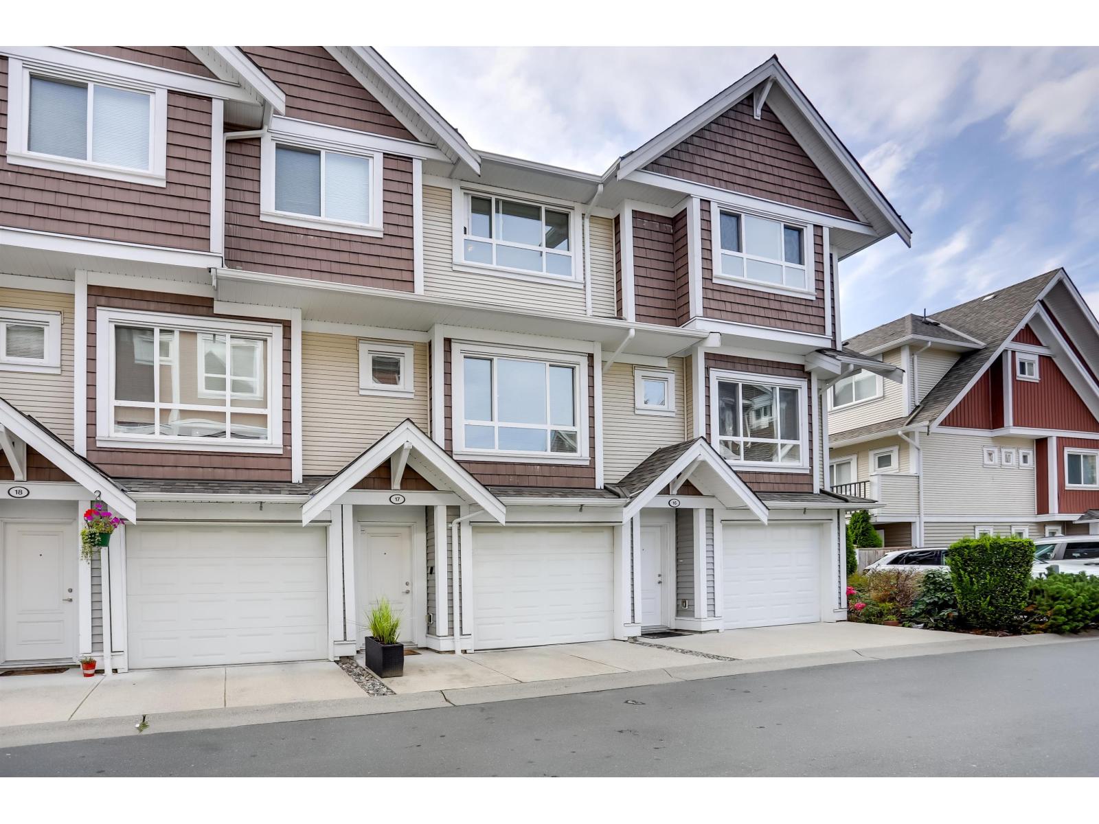Photo 1 of 17 7298 199 A Street, Langley BC