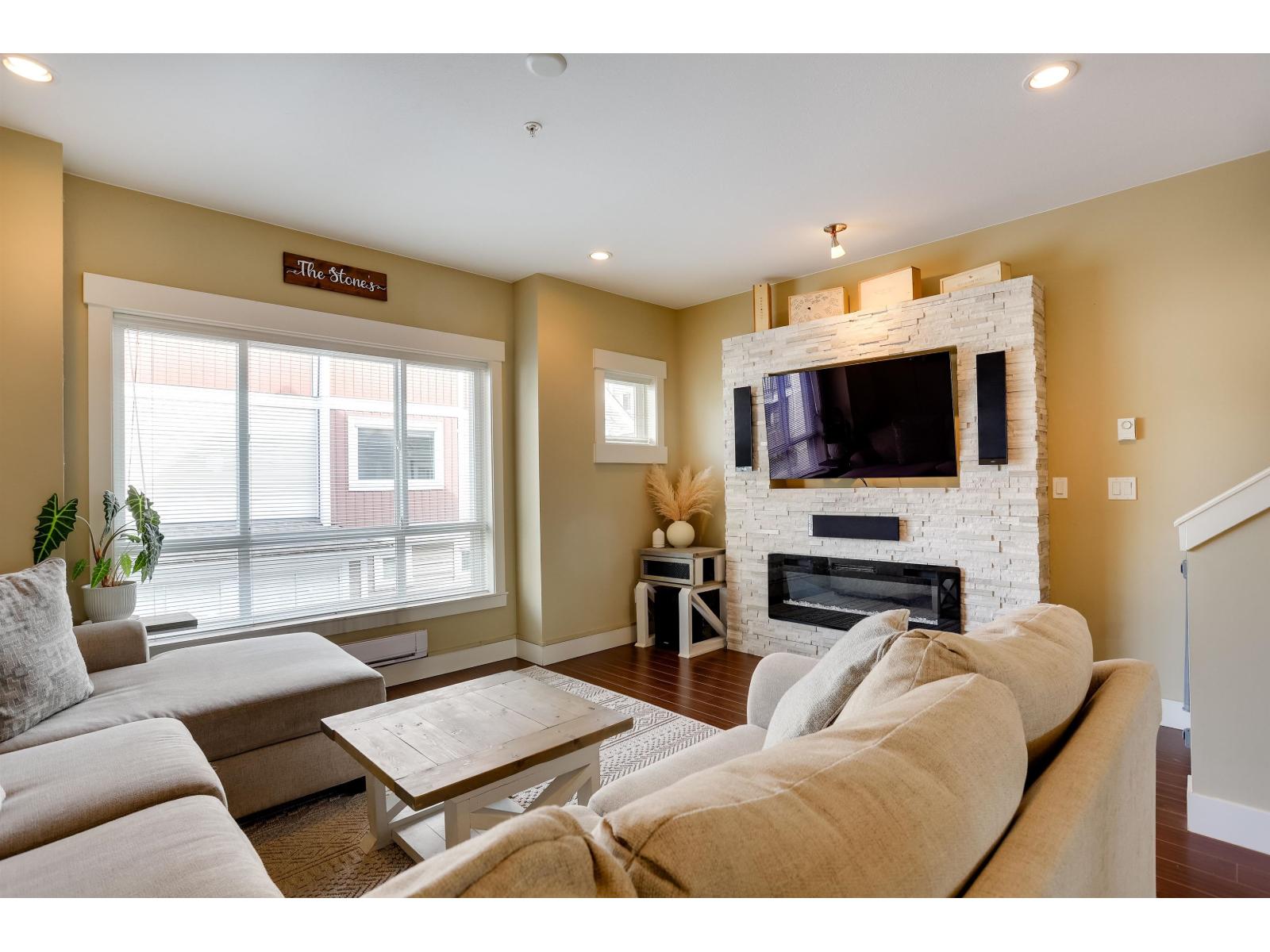 Photo 4 of 17 7298 199 A Street, Langley BC