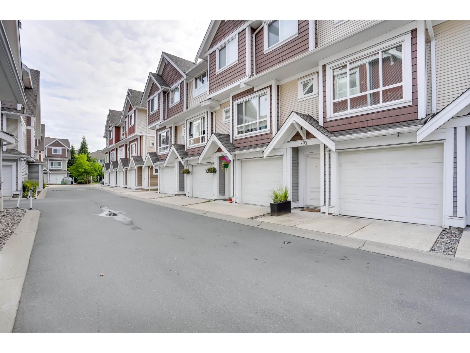 Photo 2 of 17 7298 199 A Street, Langley BC