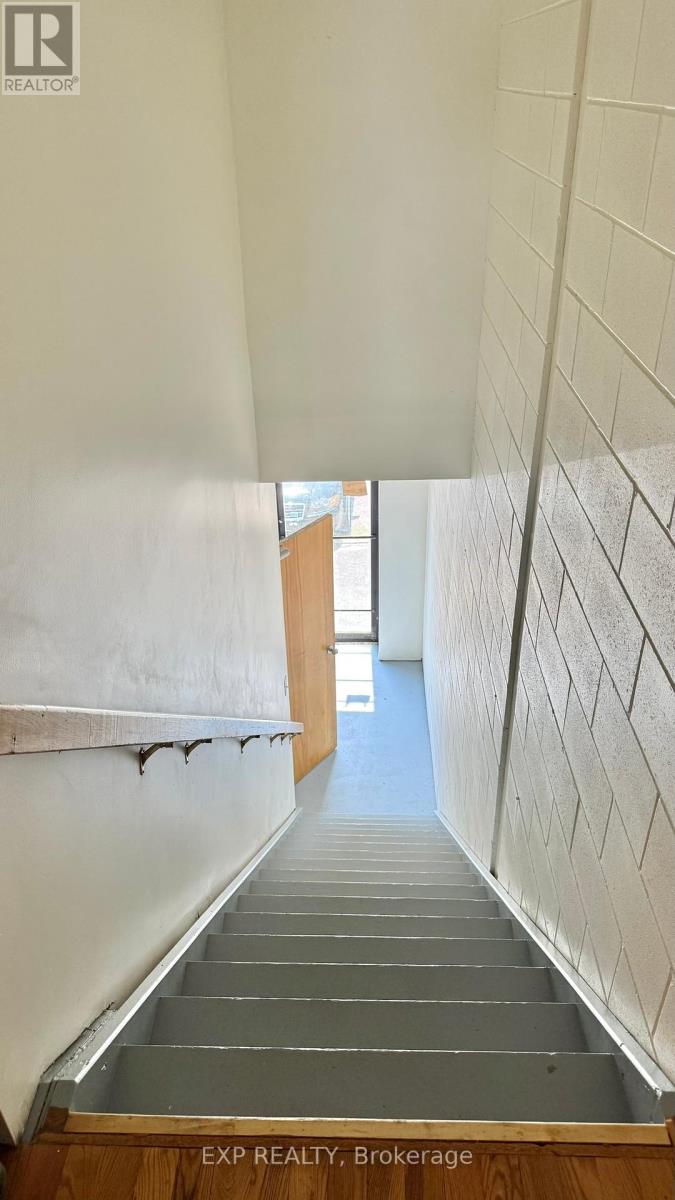 Photo 8 of 3 1541 Startop Road, Ottawa ON