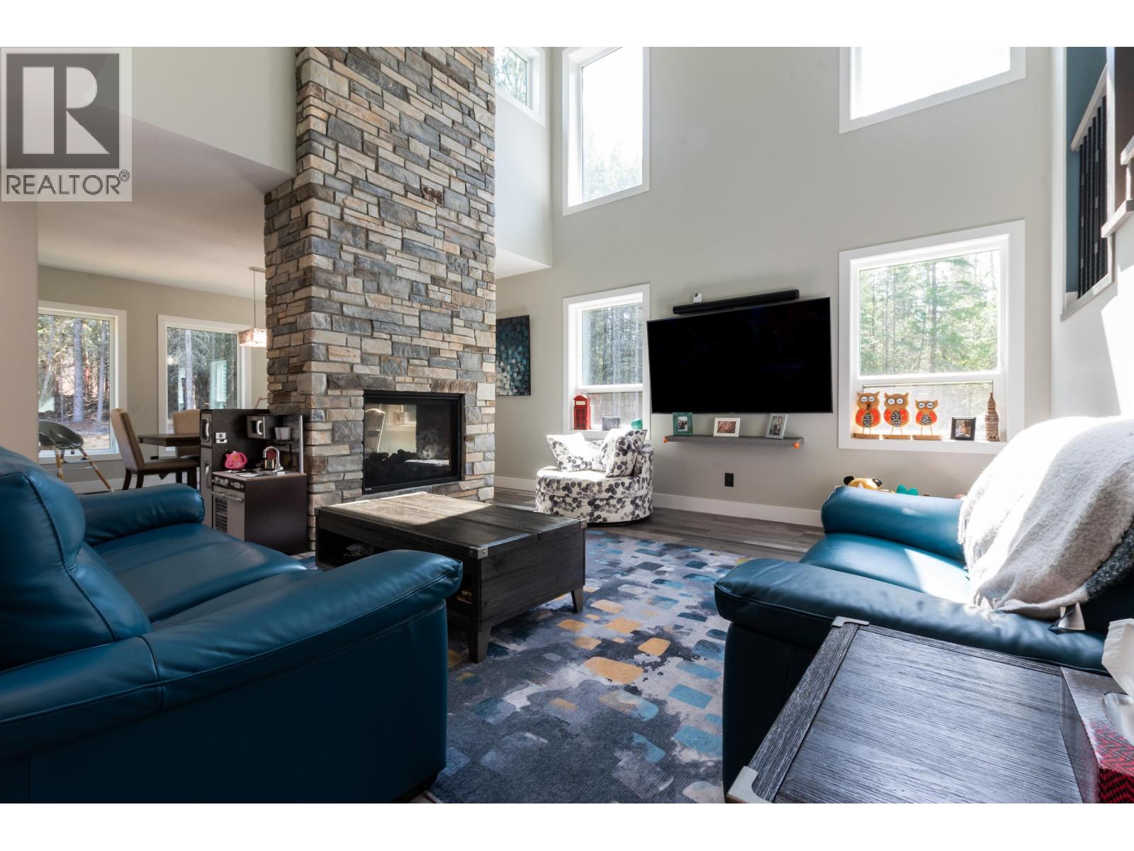 Photo 4 of 10044 Park Meadows Drive, Prince George BC