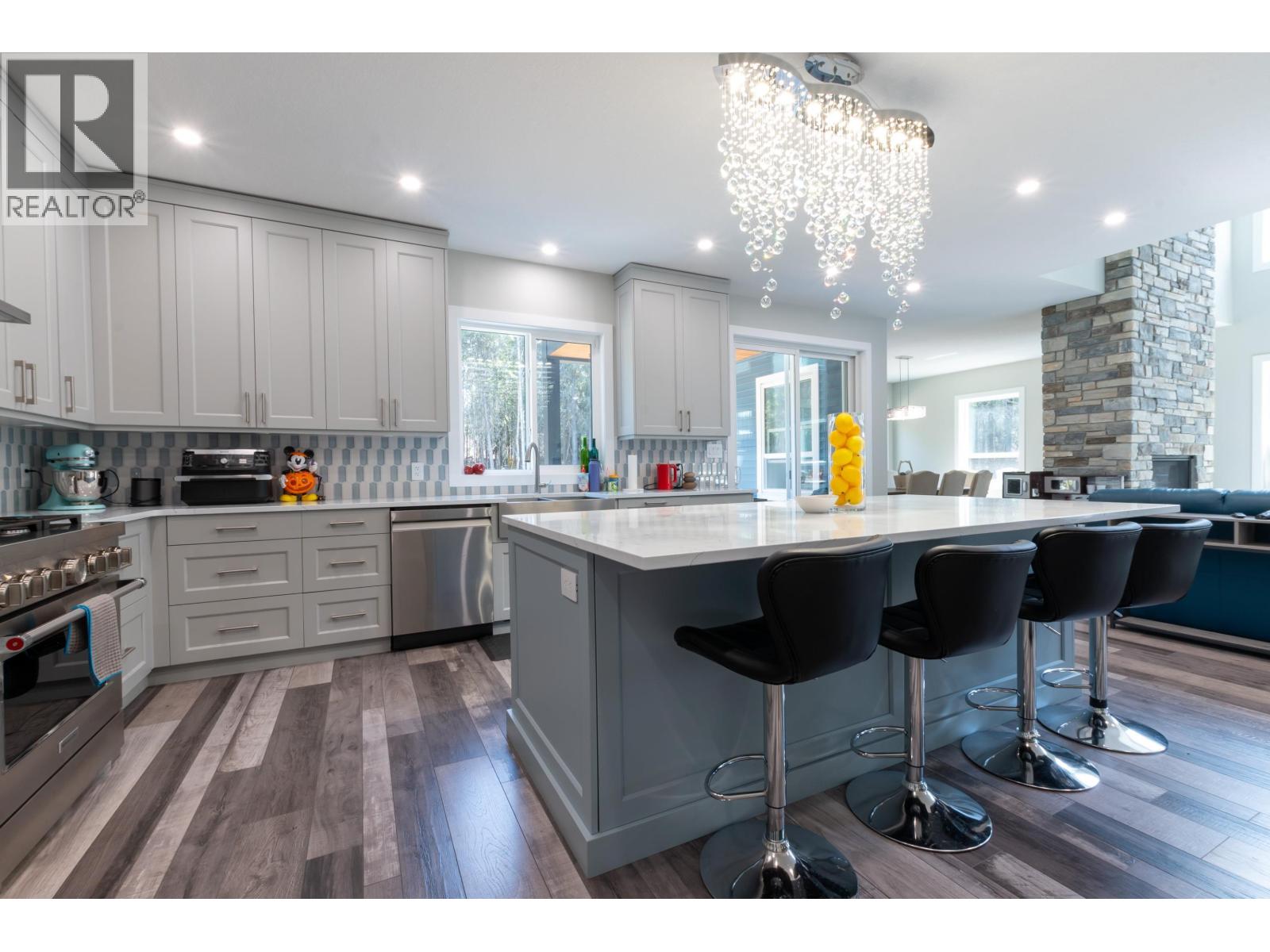 Photo 9 of 10044 Park Meadows Drive, Prince George BC