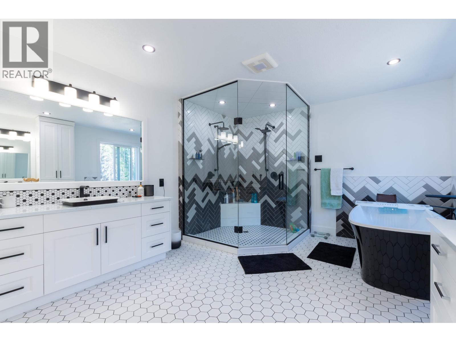 Photo 23 of 10044 Park Meadows Drive, Prince George BC