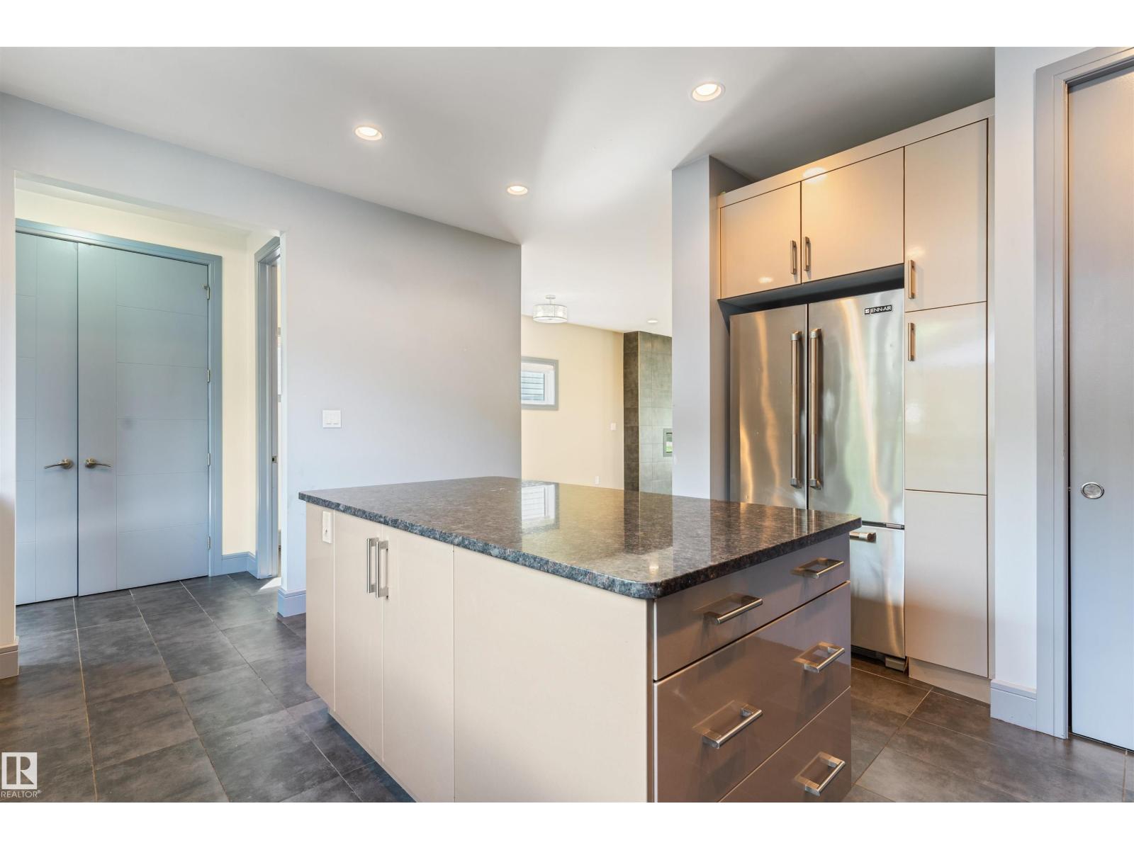 Photo 19 of 9533 101 Street Nw, Edmonton AB
