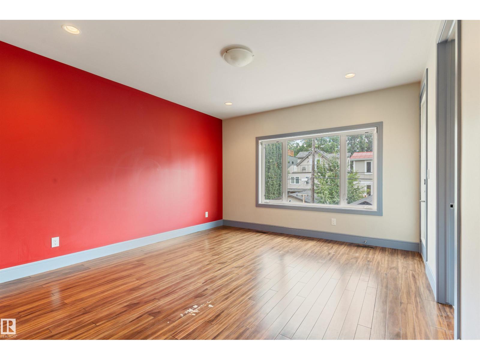 Photo 24 of 9533 101 Street Nw, Edmonton AB