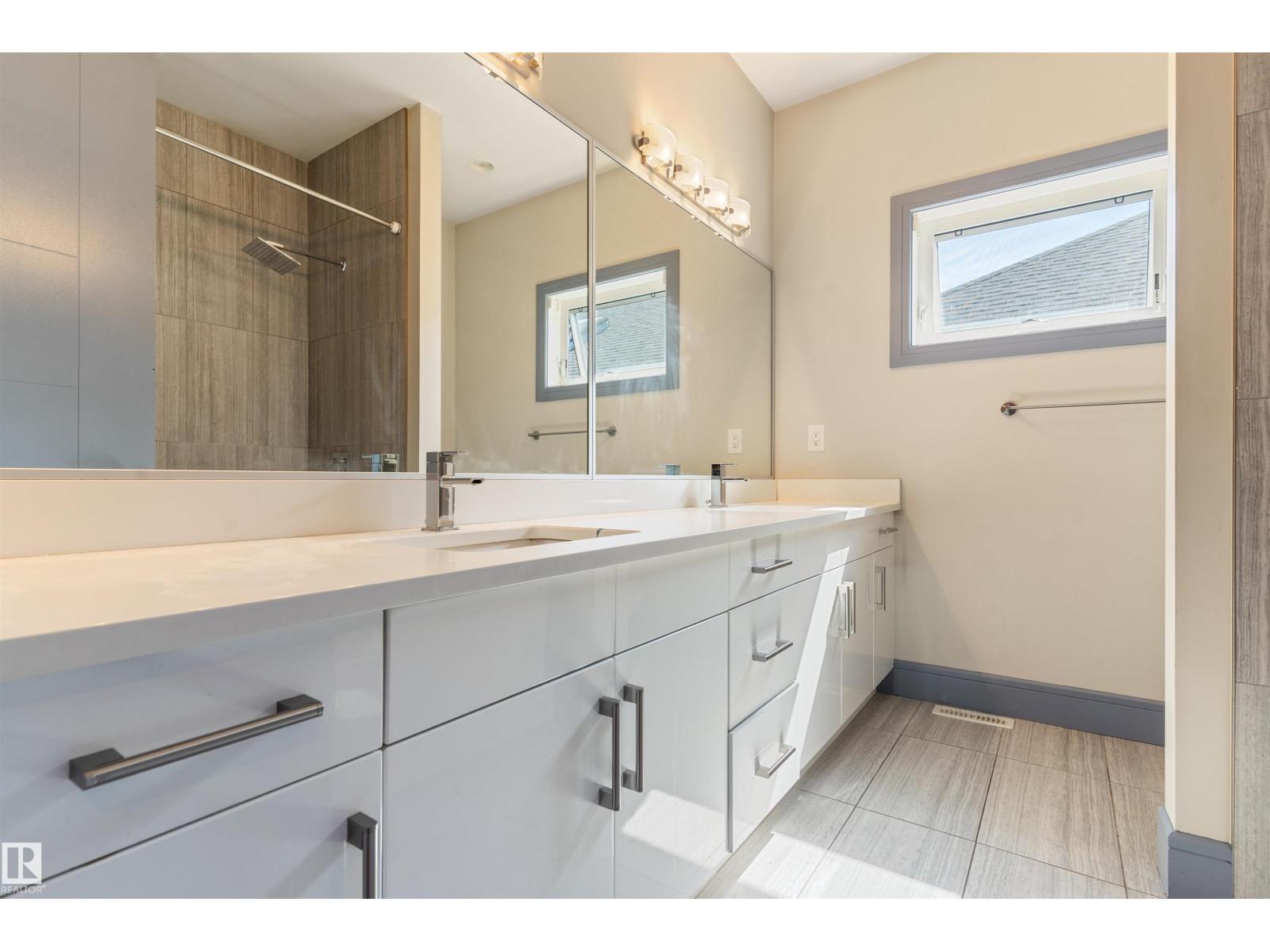 Photo 27 of 9533 101 Street Nw, Edmonton AB