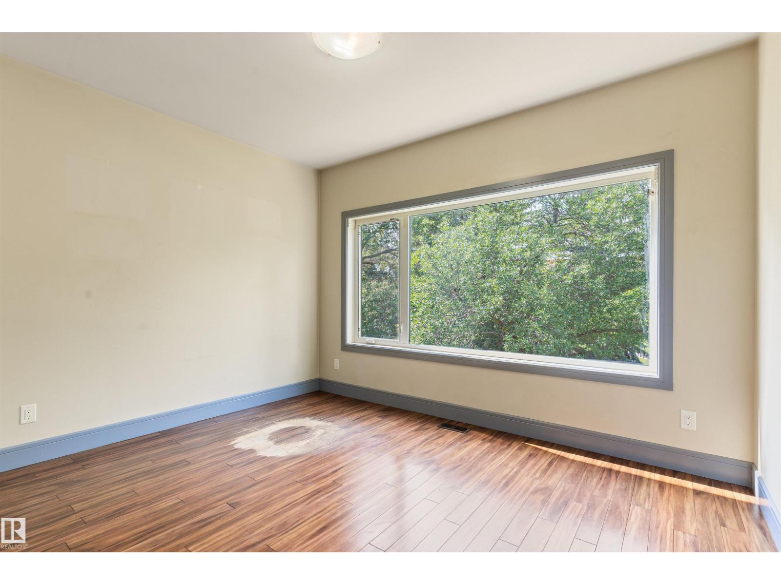 Photo 32 of 9533 101 Street Nw, Edmonton AB