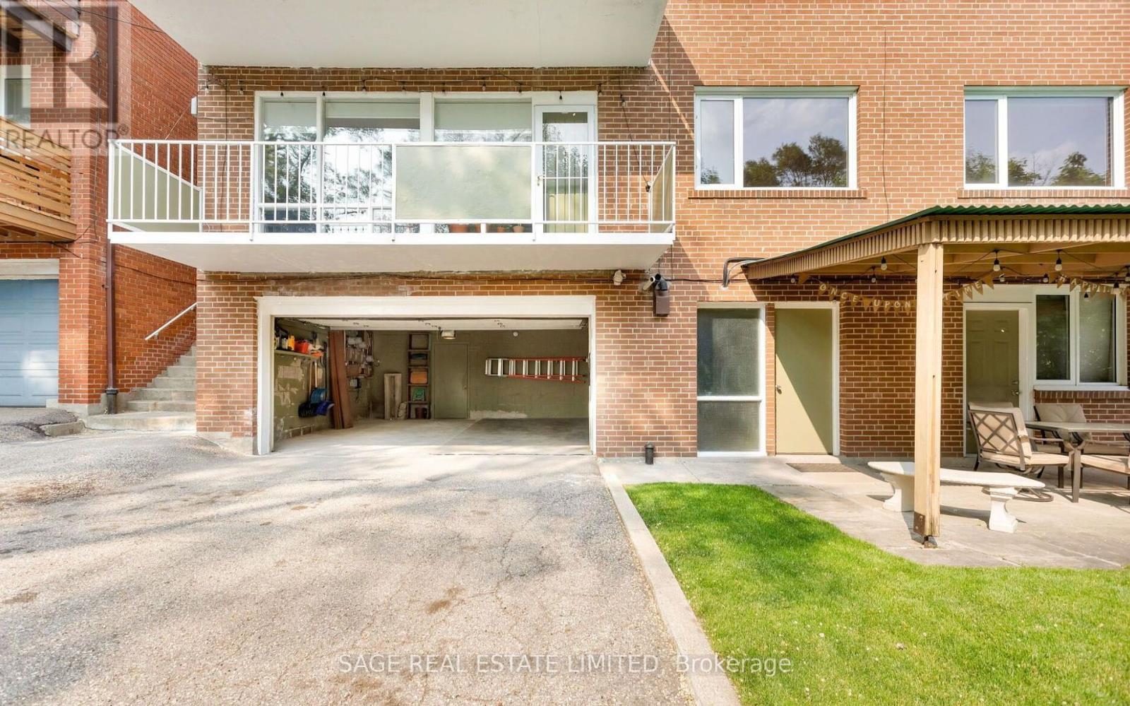 Photo 9 of 85 Harshaw Avenue, Toronto ON