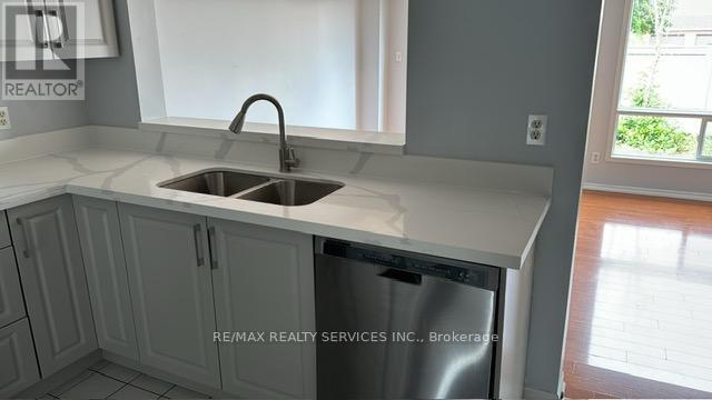 Photo 19 of 24 1292 Sherwood Mills Boulevard, Mississauga ON
