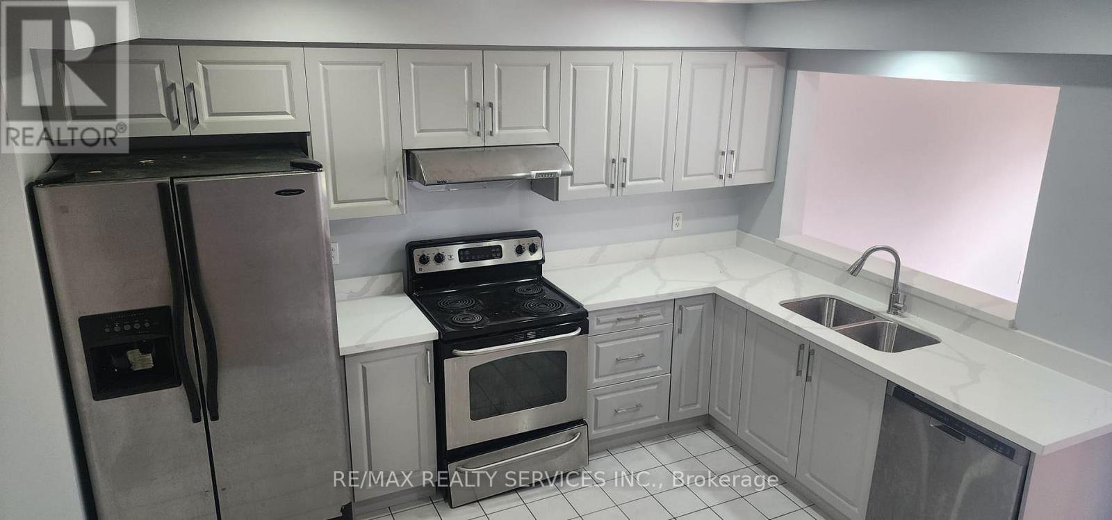 Photo 6 of 24 1292 Sherwood Mills Boulevard, Mississauga ON