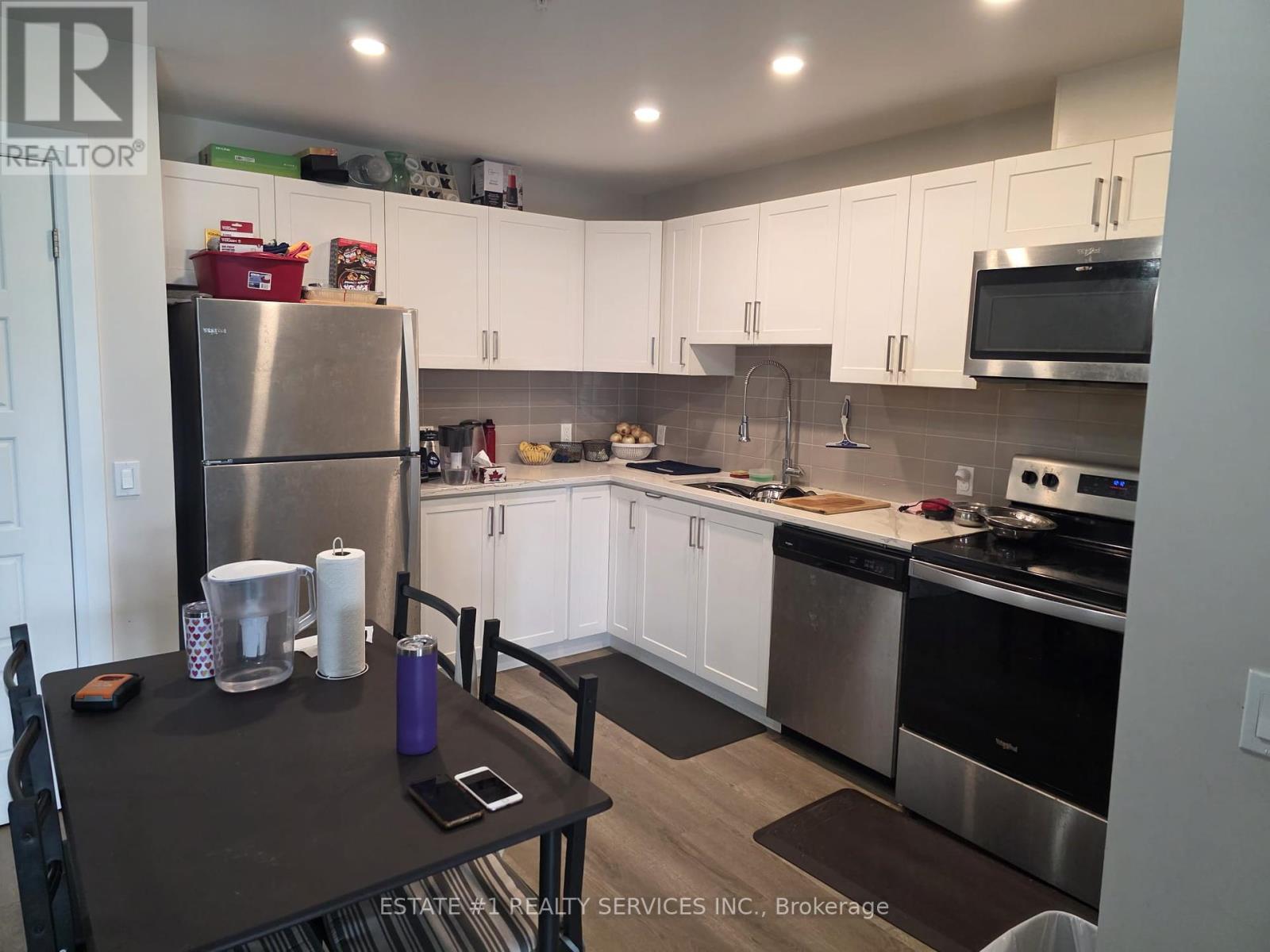 Photo 13 of 203 5 Wake Robin Drive, Kitchener ON
