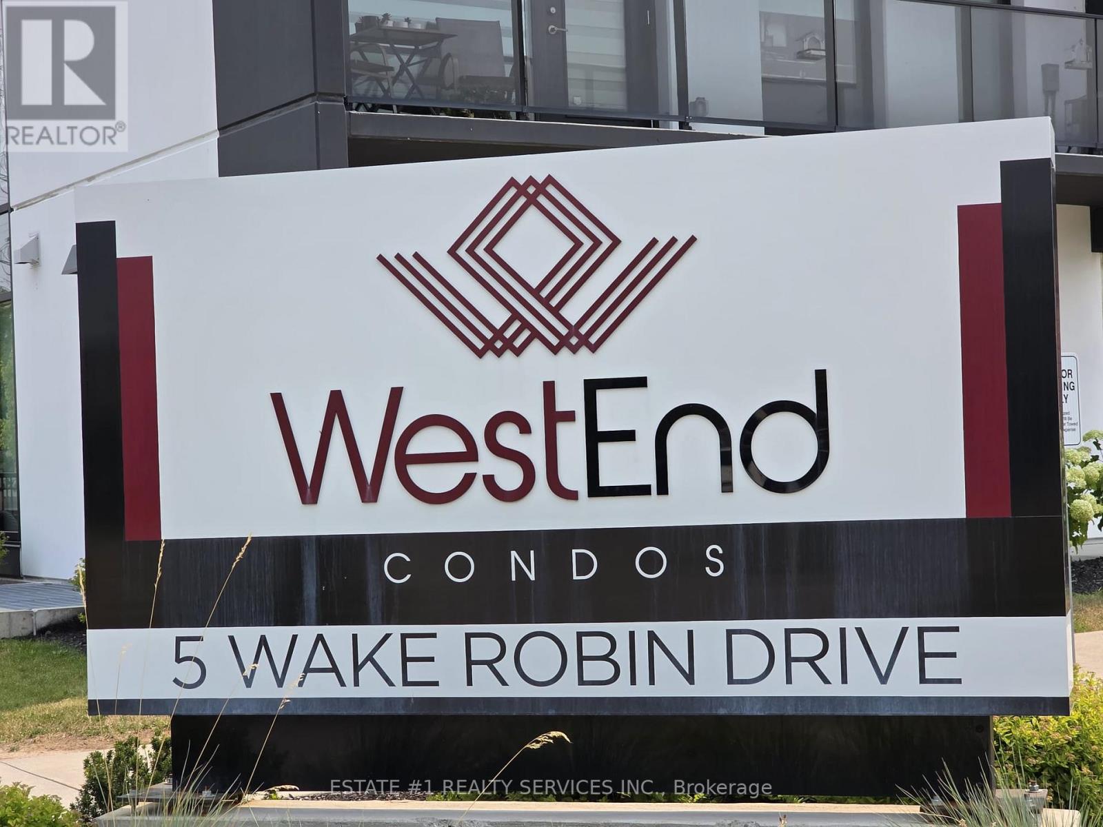 Photo 3 of 203 5 Wake Robin Drive, Kitchener ON
