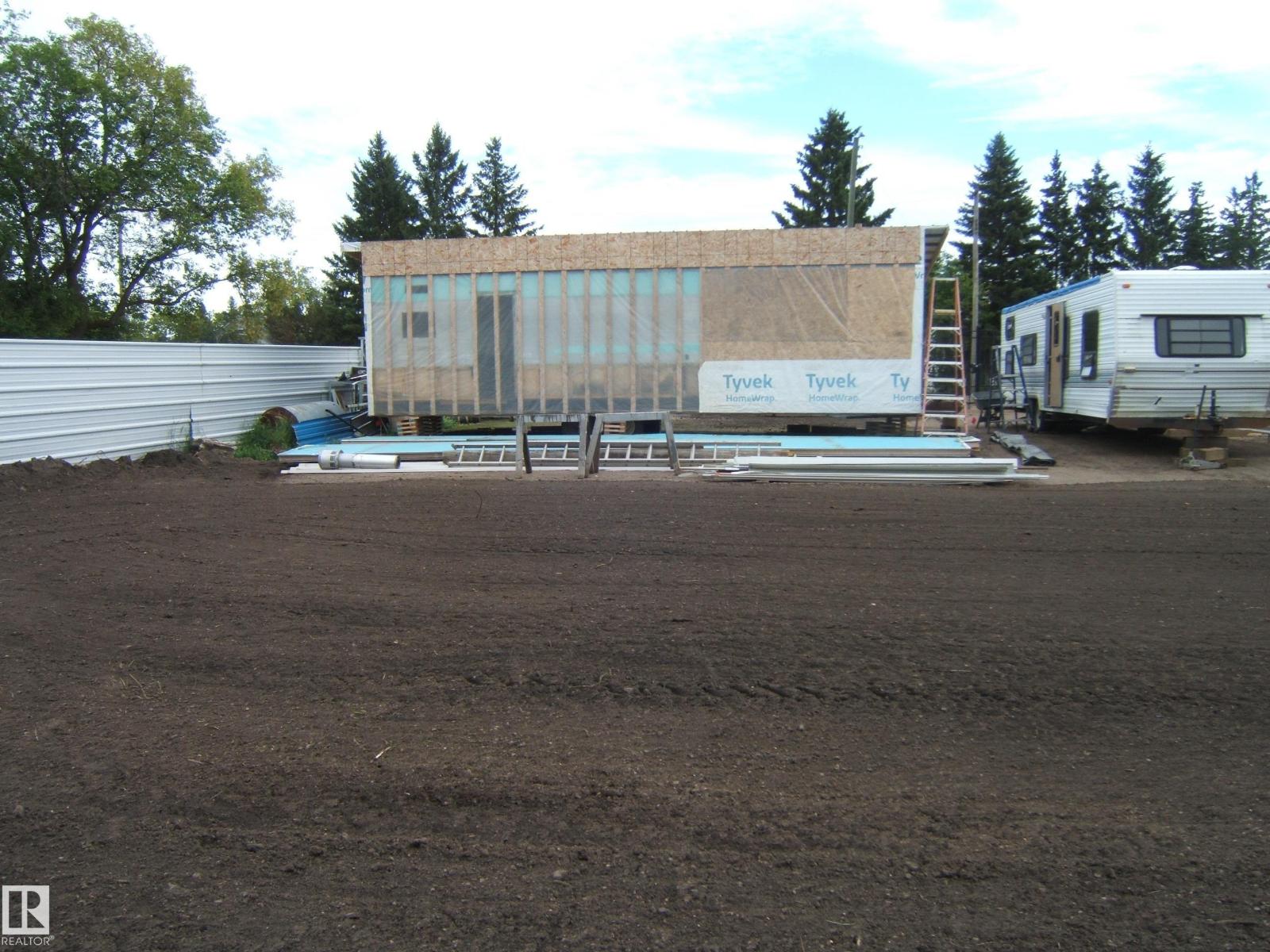 Photo 3 of 5010 50 St, Ranfurly AB