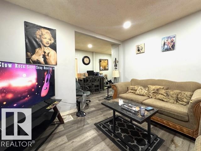 Photo 9 of 11202 96 St Nw, Edmonton AB