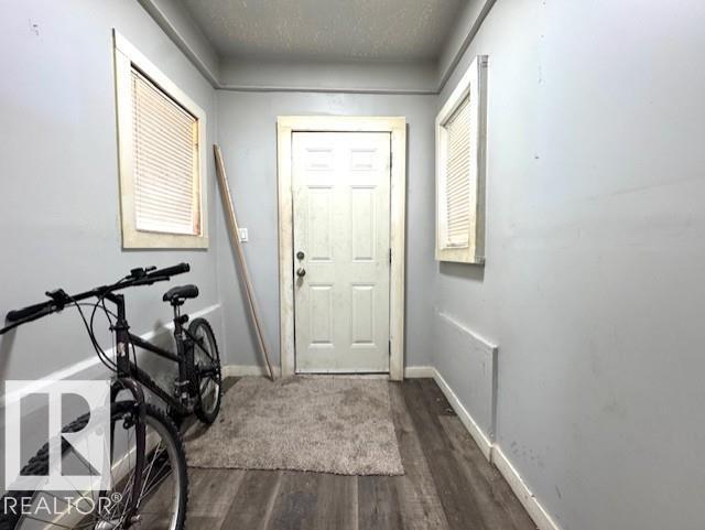 Photo 5 of 11202 96 St Nw, Edmonton AB