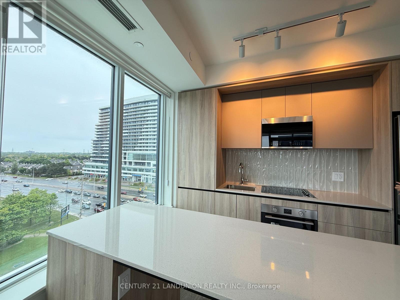 Photo 4 of 917 2485 Eglinton Avenue W, Mississauga ON
