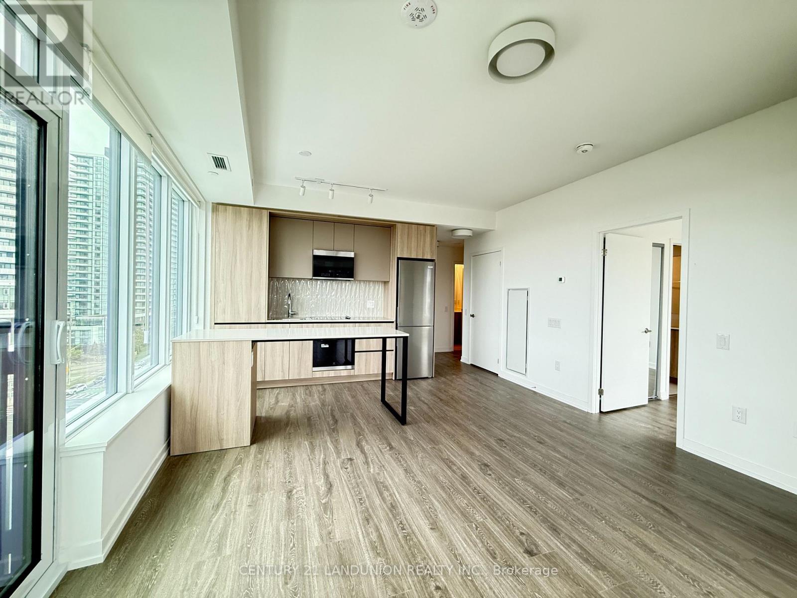 Photo 2 of 917 2485 Eglinton Avenue W, Mississauga ON