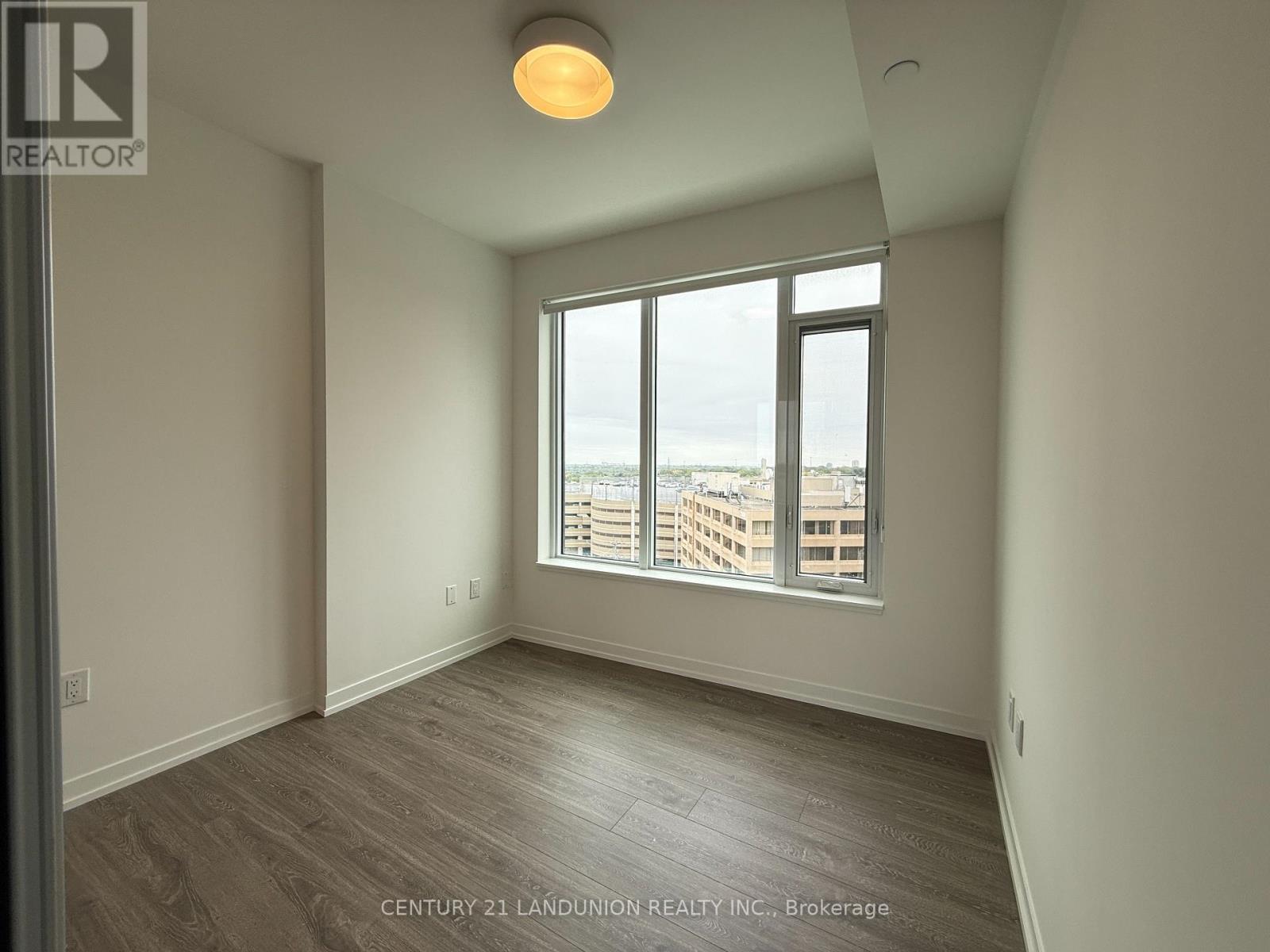 Photo 8 of 917 2485 Eglinton Avenue W, Mississauga ON