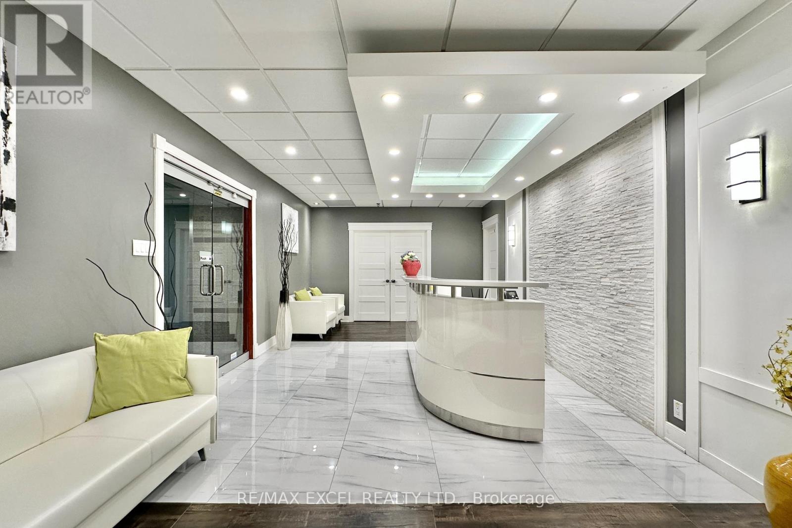 Photo 4 of 406 407 3950 14th Avenue, Markham ON