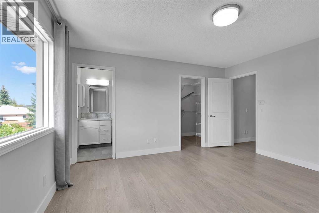 Single Family House for Sale in  Hidden Circle NW Hidden Valley Calgary 