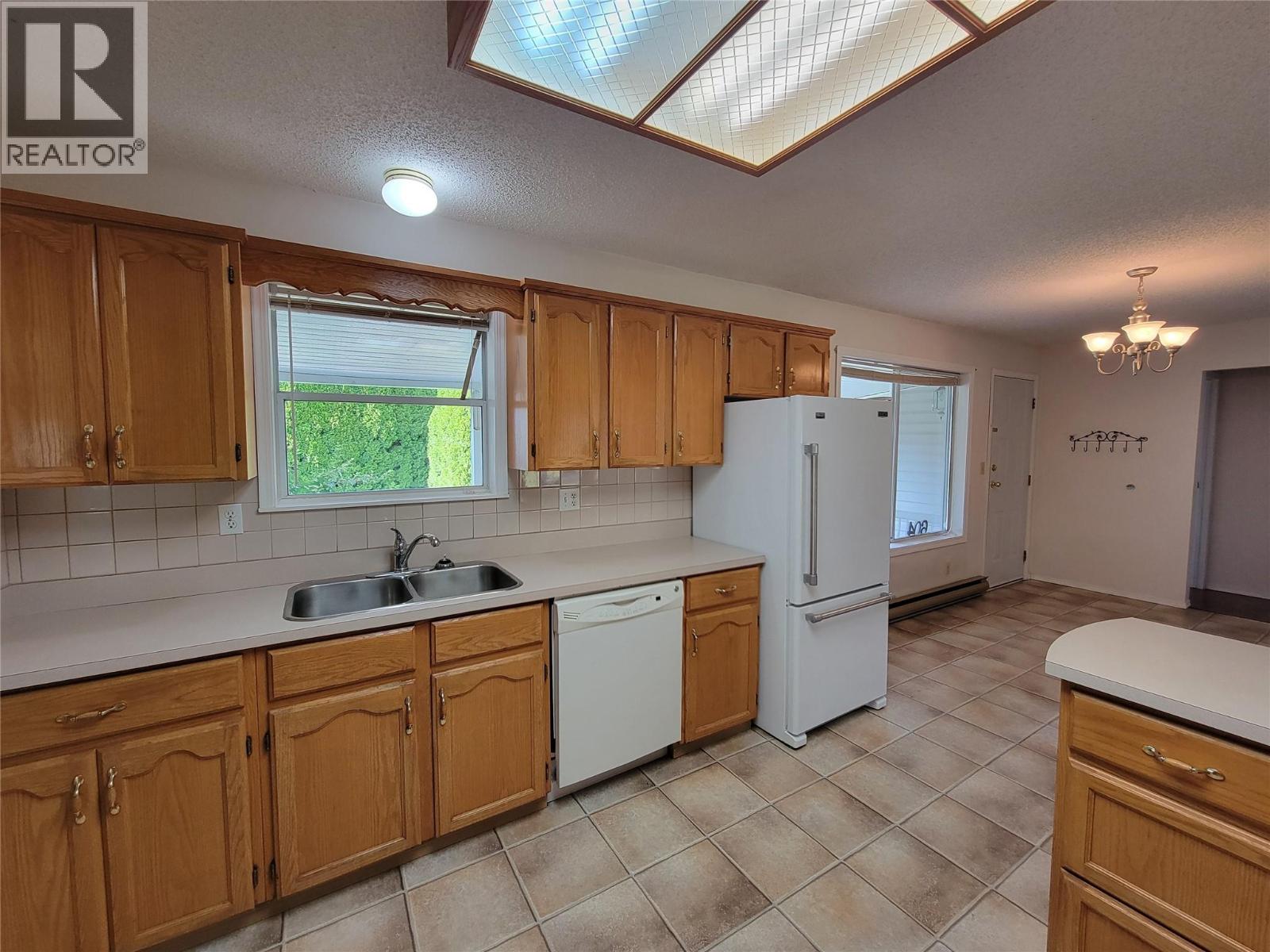 Photo 16 of 604 11 Th Avenue, Keremeos BC
