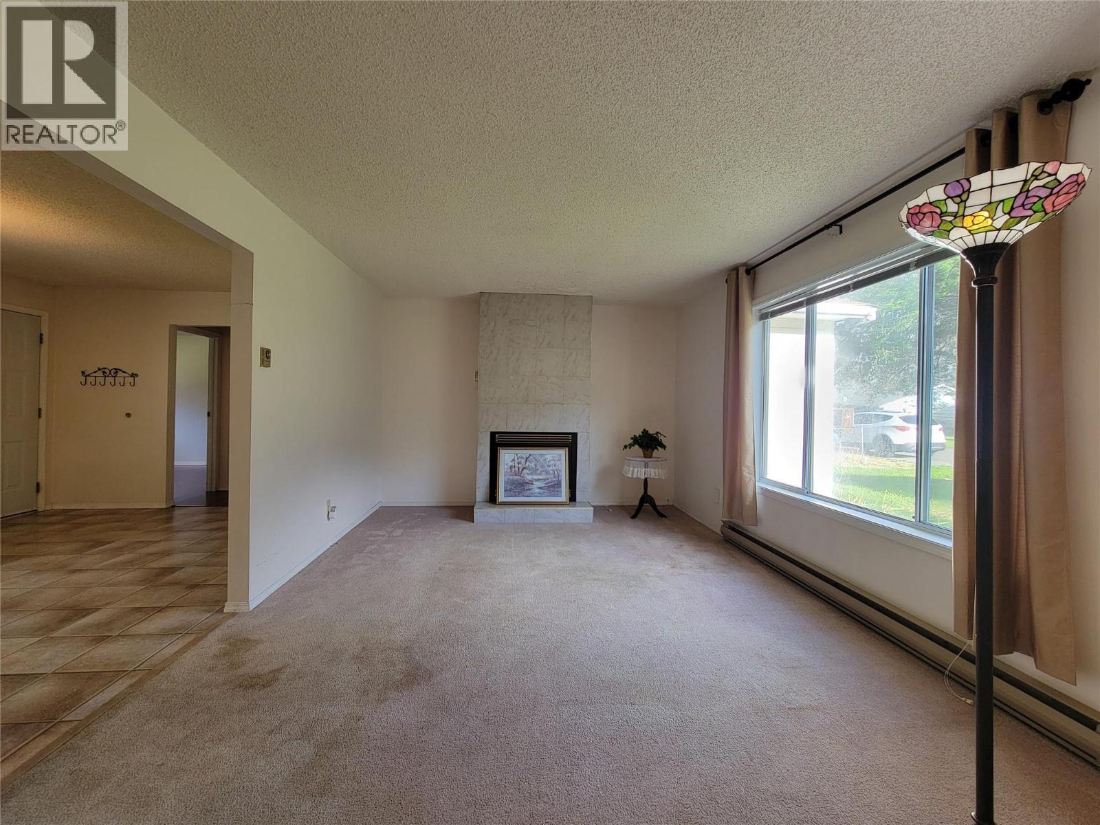 Photo 10 of 604 11 Th Avenue, Keremeos BC