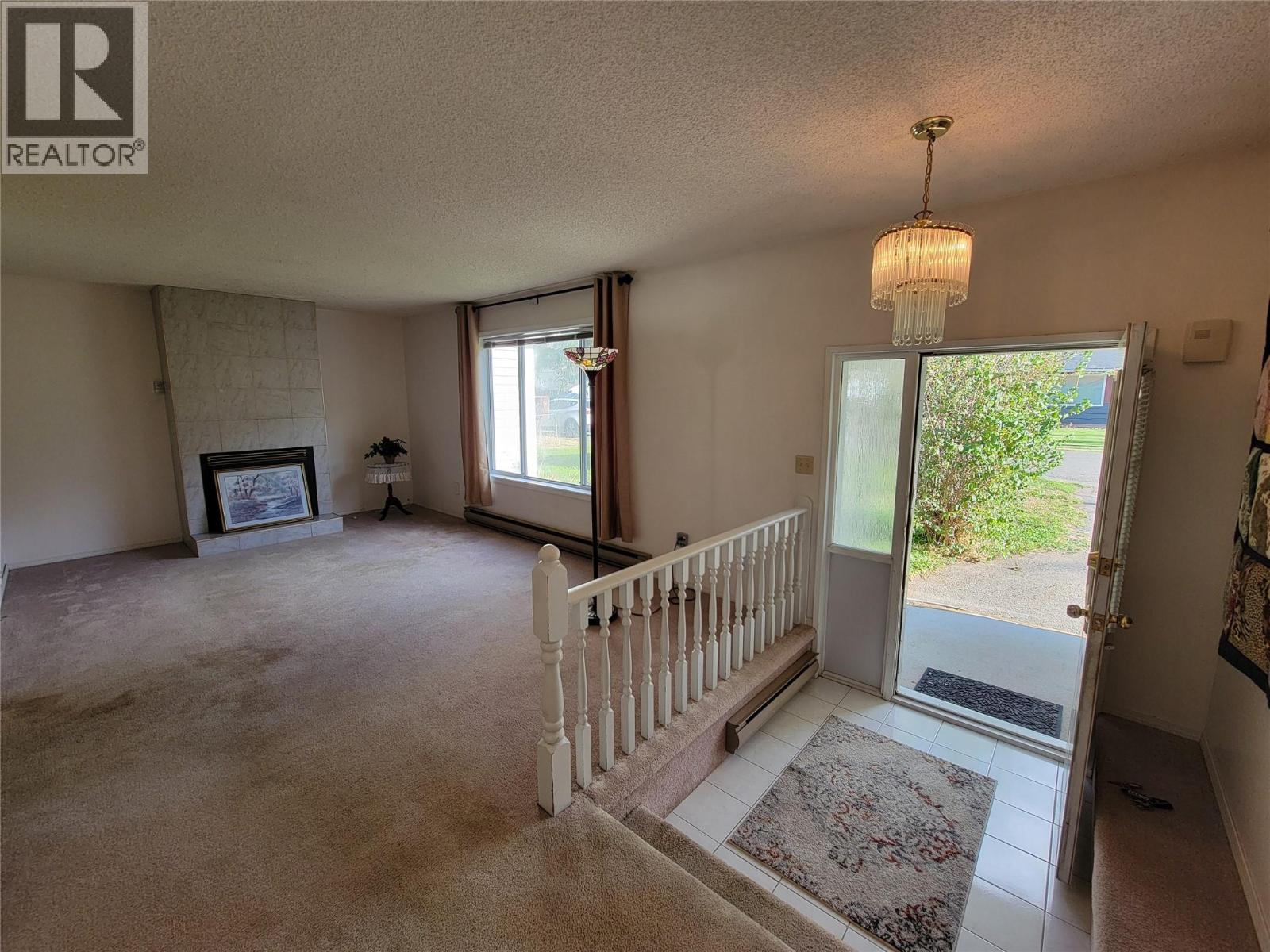 Photo 9 of 604 11 Th Avenue, Keremeos BC