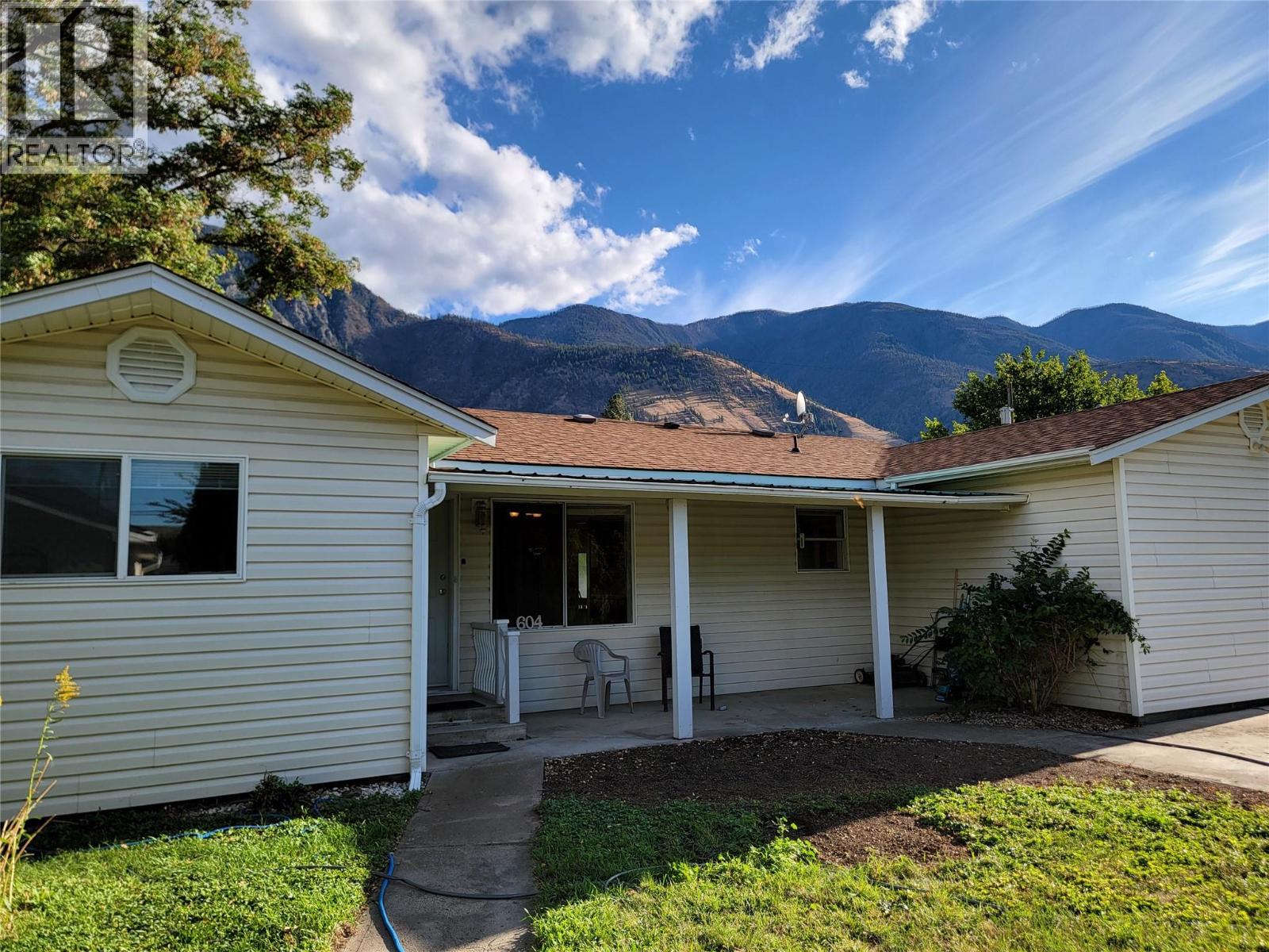 Photo 52 of 604 11 Th Avenue, Keremeos BC