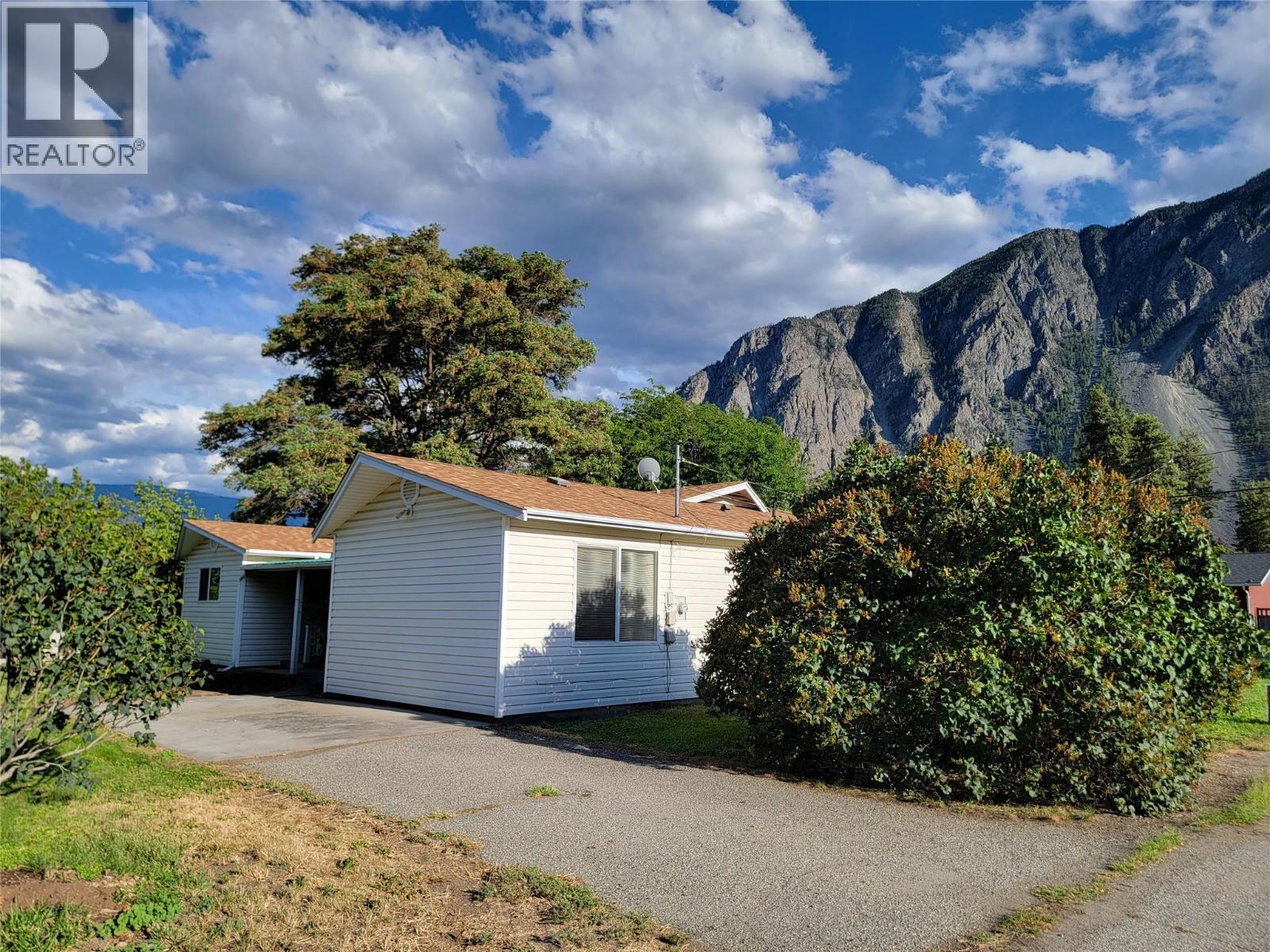 Photo 50 of 604 11 Th Avenue, Keremeos BC