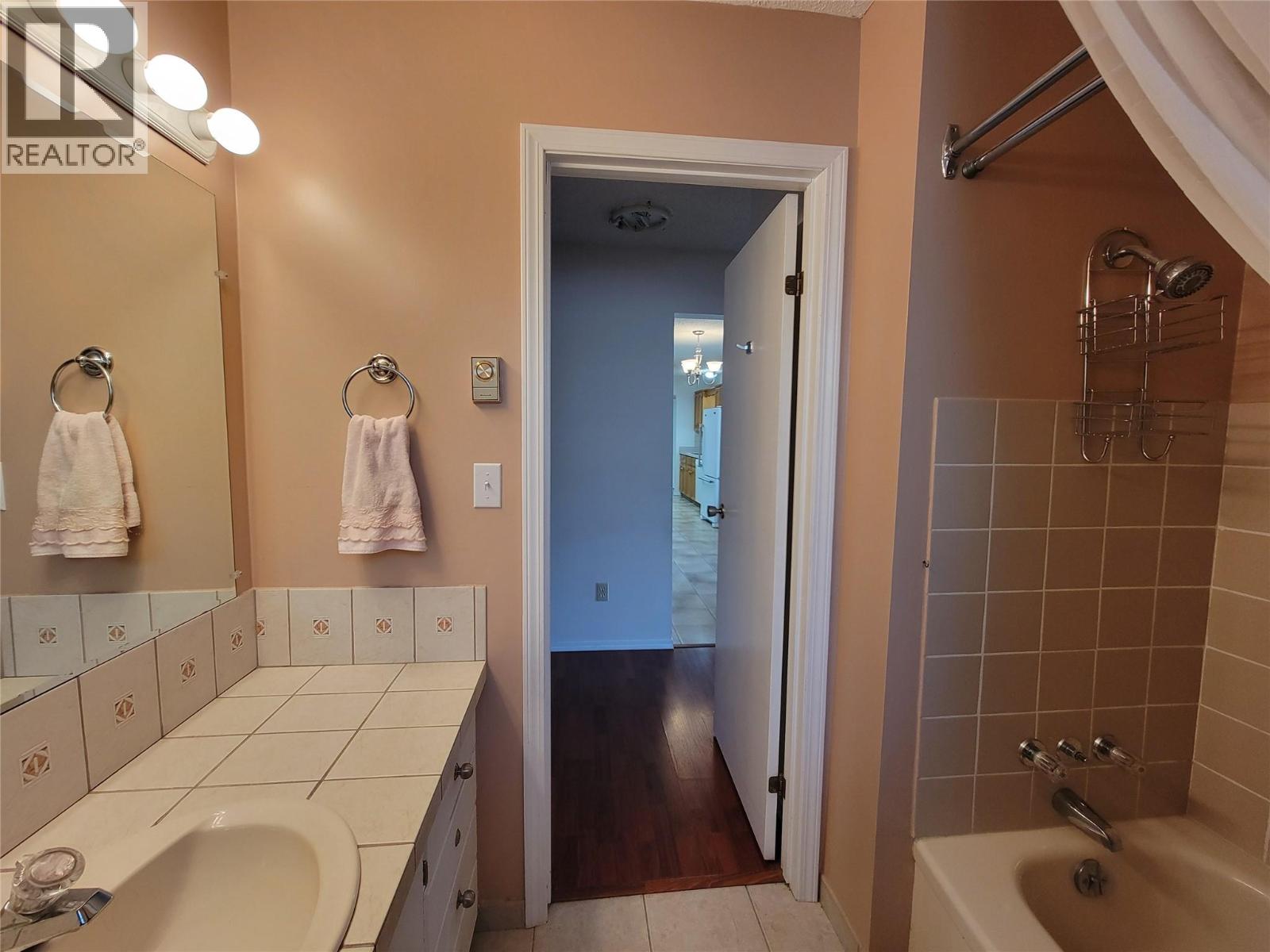 Photo 30 of 604 11 Th Avenue, Keremeos BC