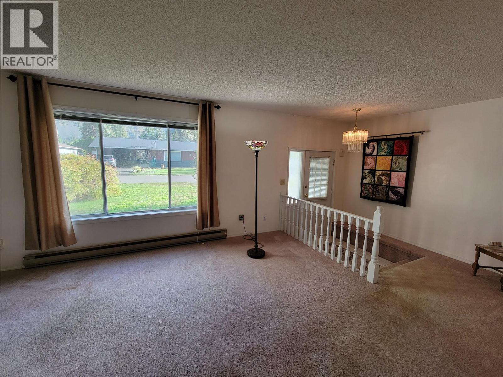 Photo 11 of 604 11 Th Avenue, Keremeos BC